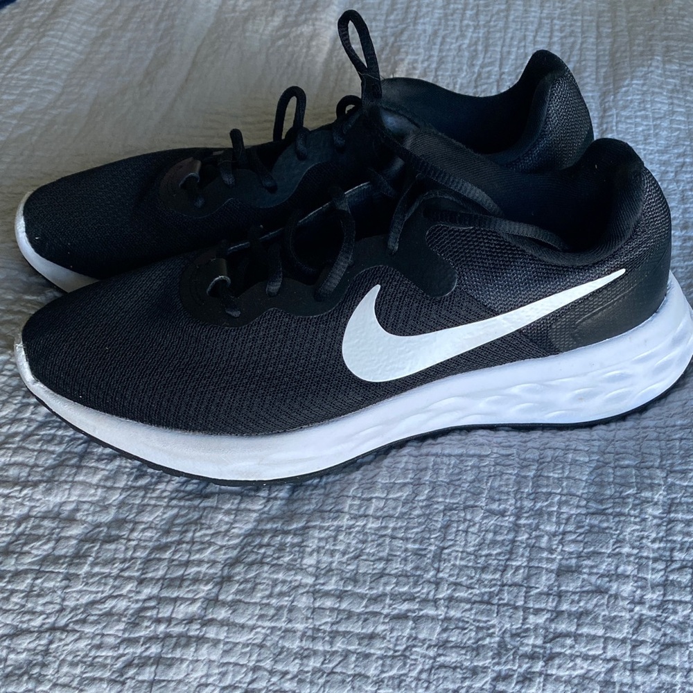 Nike Black and White Running Shoes